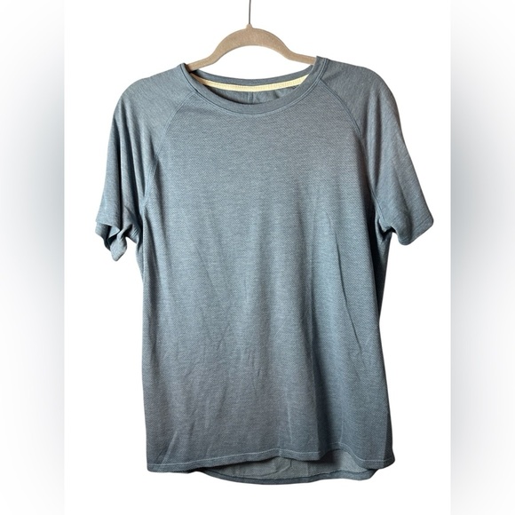 All in Motion Blue Short Sleeve Performance Shirt Men’s M - Picture 1 of 3